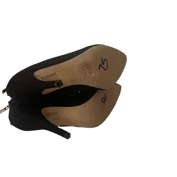 Forever 21 Stilleto Heel Black Ankle Bootie Size 7.5 - Picture 9 of 9